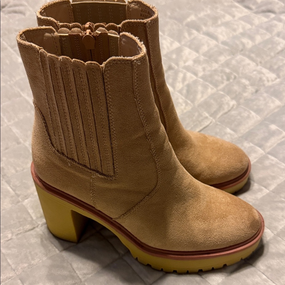 Suede Chunky Heel Ankle Boots in Tan
